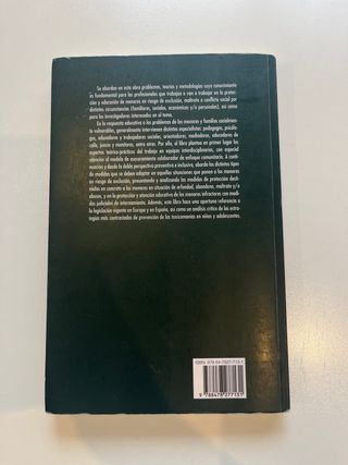 Educación y protección de menores en riesgo: Un...