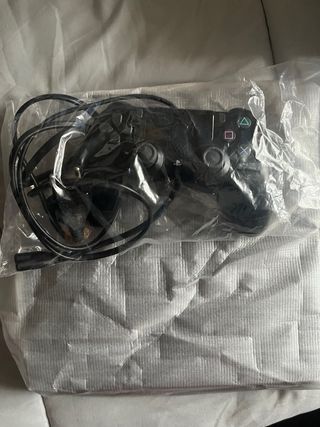 PS4 1TB + 1 Mando + Cable Corriente