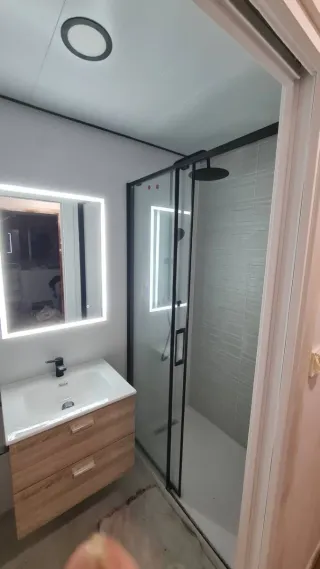 Reforma pintura electricidad agua