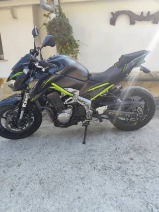 Kawasaki Z900 Full