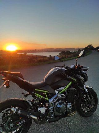Kawasaki Z900 Full