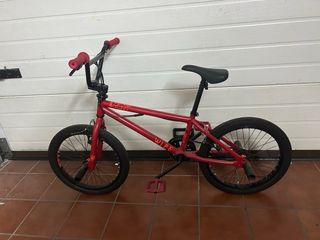 Bicicleta BMX Roja