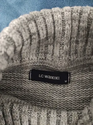 Jersey de punto grueso cuello alto Como nuevo