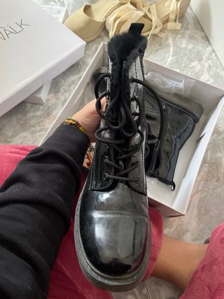 Botas de charol