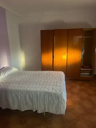 Terreno rustico con casa de campo dos naves y una