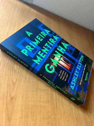 Libro A Primeira mentira ganha