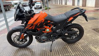 KTM 390 Adventure Naranja y Negra