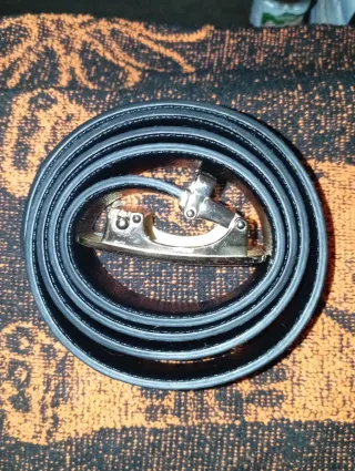 Cinturón Negro y Dorado nuevo
