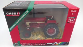 BRI43294 Britains International Harvester Farmall