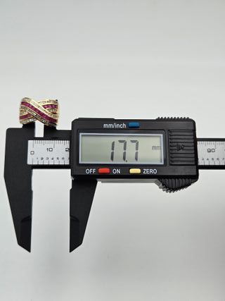 Anillo Oro 18K Diseño Central con Diamantes T-15