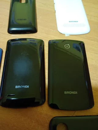 LOTTO DI 11 SCOCCHE ORIGINALI PER TELEFONI BRONDI