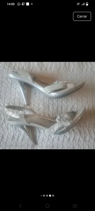 Sandalias de tacón plateadas Bata mujer