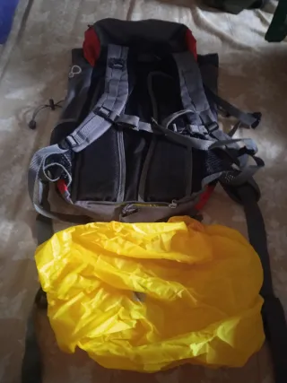 Mochila camping/viaje poco usada