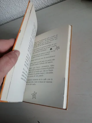 Kika Superbruja y los indios (Spanish Edition)