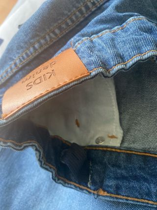 Pantalón corto denim niño. Talla 14