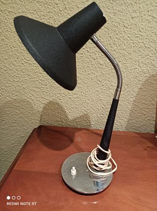 Flexo de mesa negro y plateado