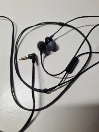 PS4 (PlayStation 4) Nera + 2 controller + FIFA + accessori