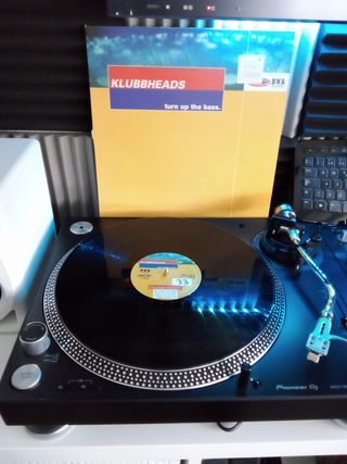KLUBBHEADS - TURN UP THE BASS - VINILO REMEMBER