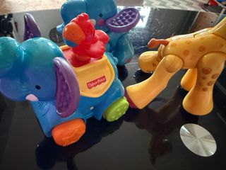 Juguetes Fisher-Price: Jirafa y Elefantes