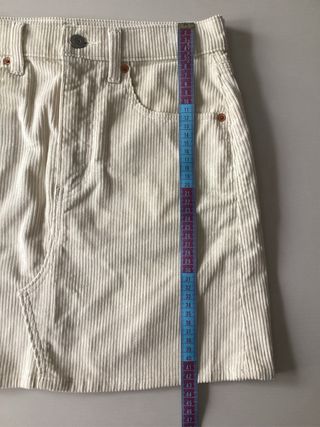 Falda Levi's de pana beige