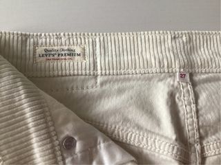 Falda Levi's de pana beige