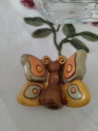 Farfalla Thun multicolore in ceramica