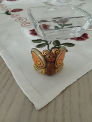 Farfalla Thun multicolore in ceramica