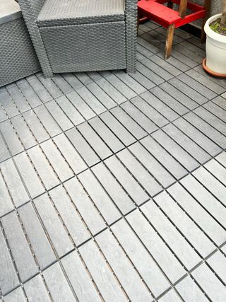 Suelo exterior / terraza gris