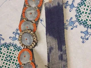 Cinturón artesanal con conchas y cuentas