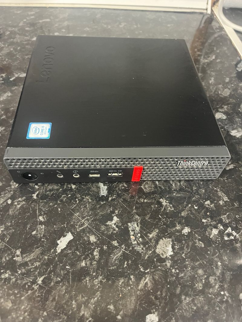 Lenovo ThinkCentre M720q i5 8400t
