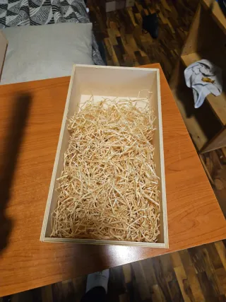 Scatola vuota per vino in legno