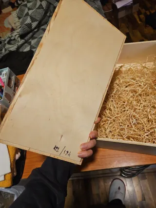 Scatola vuota per vino in legno