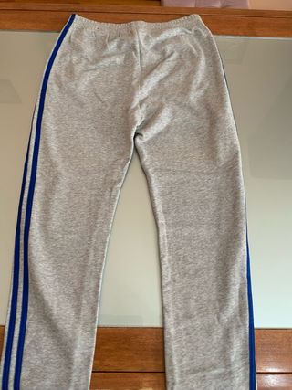 Pantalone tuta Adidas grigio con bande blu