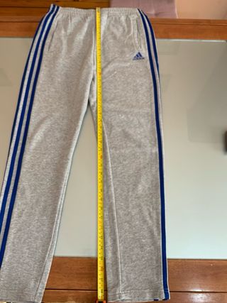 Pantalone tuta Adidas grigio con bande blu