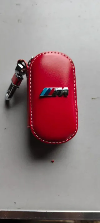 Móvil Vintage BMW con Funda Roja