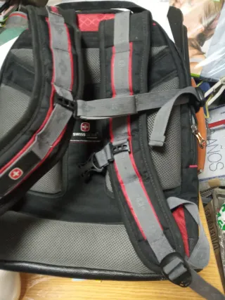 Mochila SwissGear by Wenger Negra y Roja