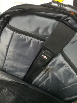 Mochila SwissGear by Wenger Negra y Roja