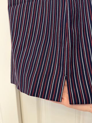 Falda midi rayas diplomáticas