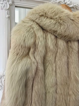Abrigo de pelo beige/crema