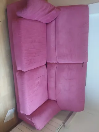 Sofá rosa + 2 fundas urge mudanza
