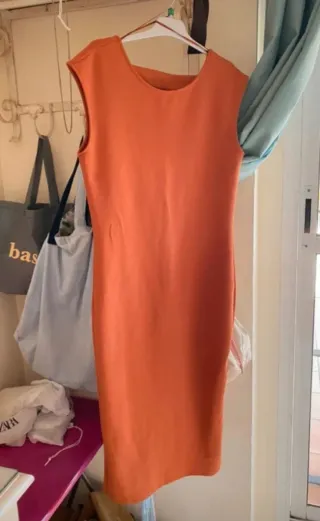 Vestido Zara espalda descubierta color teja