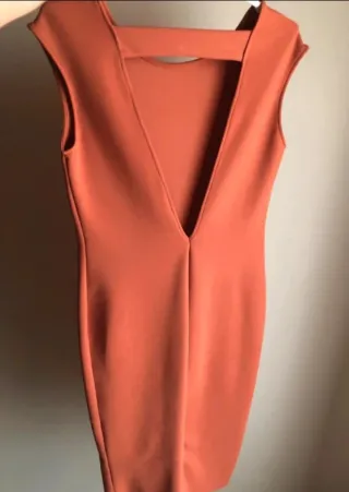 Vestido Zara espalda descubierta color teja