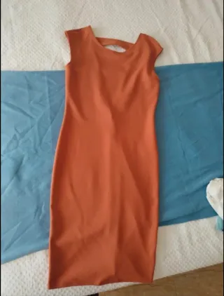 Vestido Zara espalda descubierta color teja