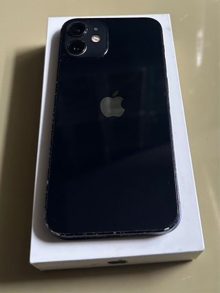 IPHONE 12 MINI.  Regalo de tres fundas + la puesta