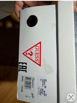 Preciosas Zapatillas deportivas Guess T39 Nuevas