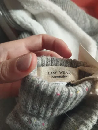 Conjunto NUEVO cuello y guantes gris