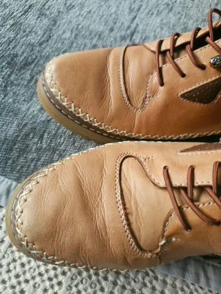 Botines de piel beige y marrón