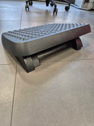 Reposapiés Fellowes Negro