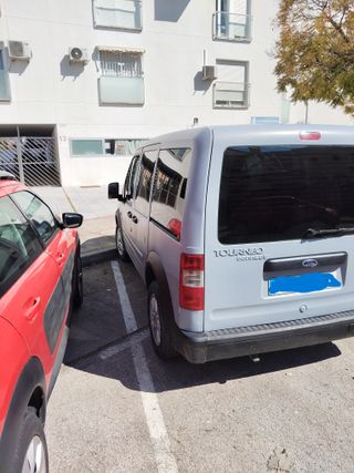 Ford E-Tourneo Courier 2004