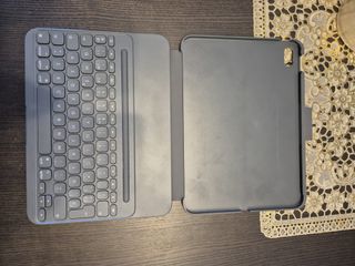 Teclado Logitech Slim Folio iPad 10.9 10ª gen